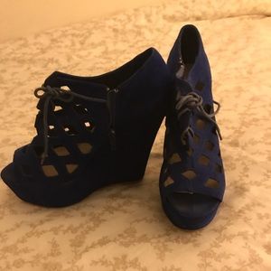 Blue platform wedge, cutouts, side zip, tie detail